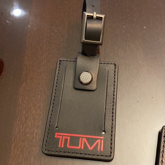 Multiple Alpha Luggage Tag - TUMI leather tags. - Picture 2 of 2